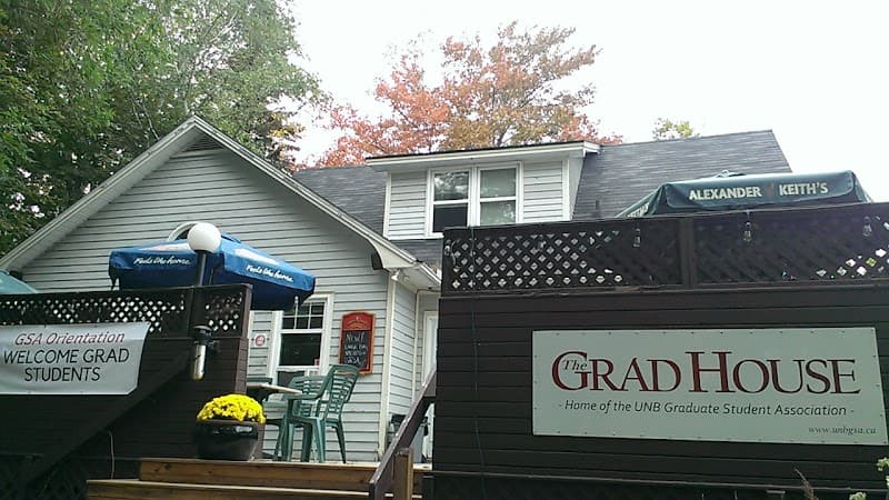 UNB Grad House - Windsor Castle Bar